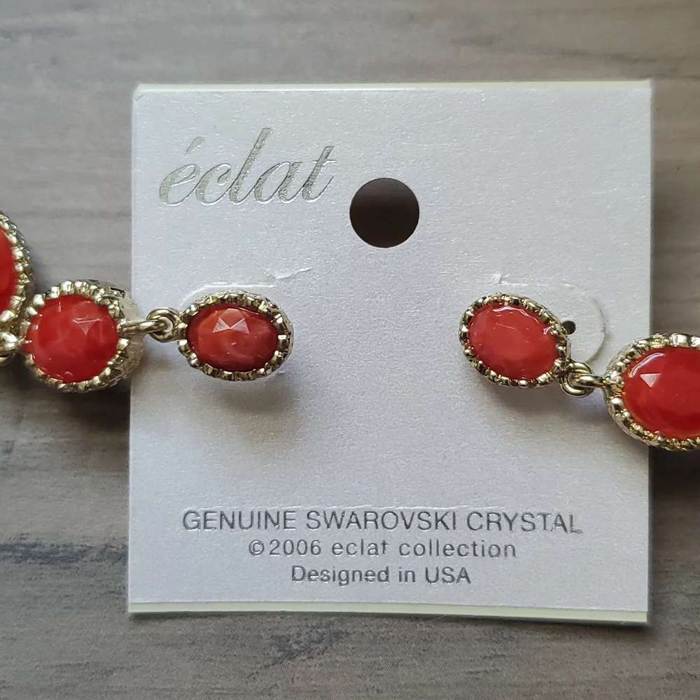 éclat Coral Earrings - Picture 2 of 3